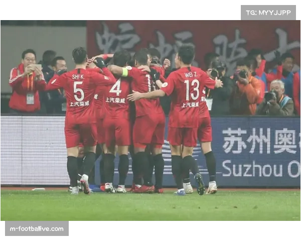 边路进攻重要性显著提升 边路突破和传中成打破僵局重要手段